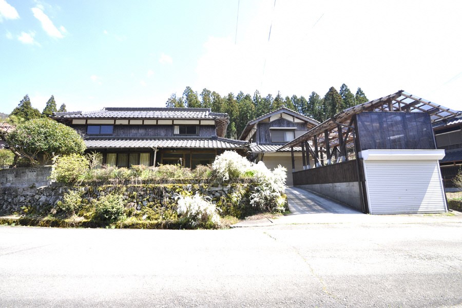 兵庫県多可町の一戸建て | 1180万円 | 7DK | 413.22m² | Akiyama house finder